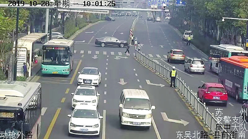 　　吴中交警强化文明交通秩序整治，增强市民交通安全感、满意度。　（吴中交警供图）